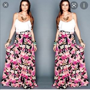 SHOW ME YOUR MUMU MAXI SKIRT FLORAL BLACK LARGE